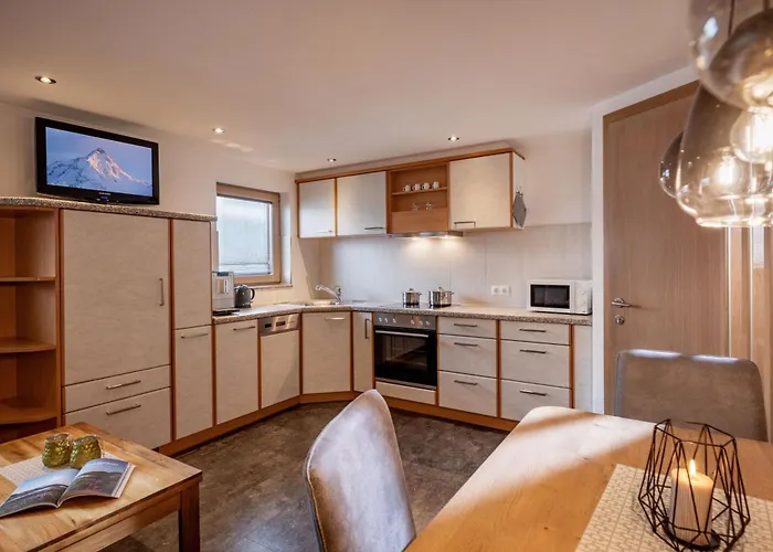 Hof Neuhaus Appartement Mayrhofen